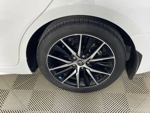 Used 2024 Toyota Camry SE w/ Cold Weather Package image 19