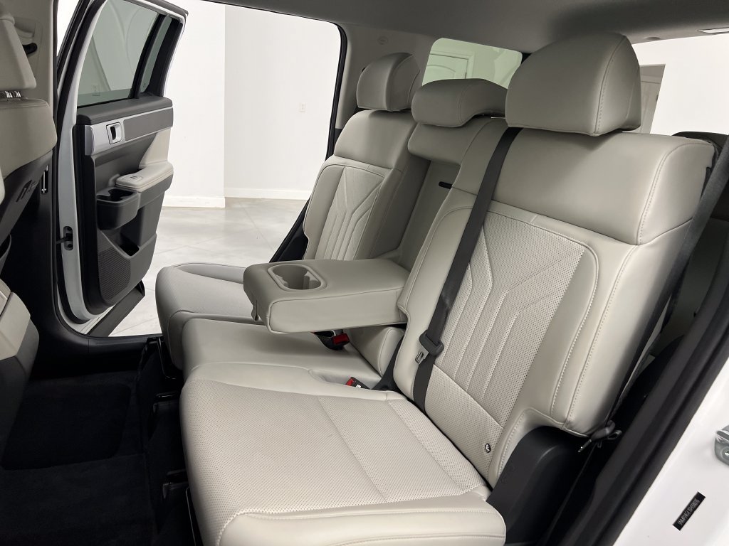 Used 2025 Hyundai Santa Fe SEL FWD image 16