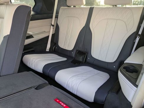 Used 2019 BMW X7 xDrive50i w/ Executive Package image 29