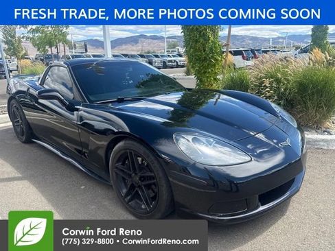 Used 2005 Chevrolet Corvette Coupe w/ Preferred Equipment Group RWD image 1
