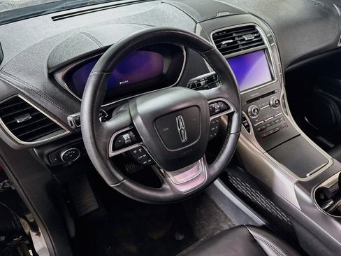 Used 2019 Lincoln Nautilus Premier AWD/4WD image 11