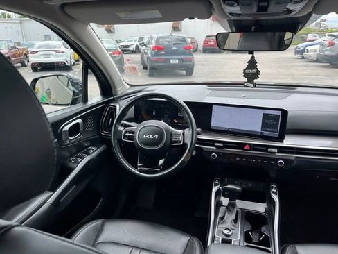 Certified 2025 Kia Sorento S w/ Panoramic Sunroof Package AWD/4WD image 39