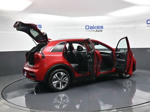 Used 2022 Kia Niro EX Premium image 55