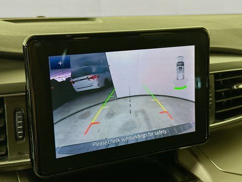 Used 2022 Ford Explorer XLT w/ Equipment Group 202A image 14