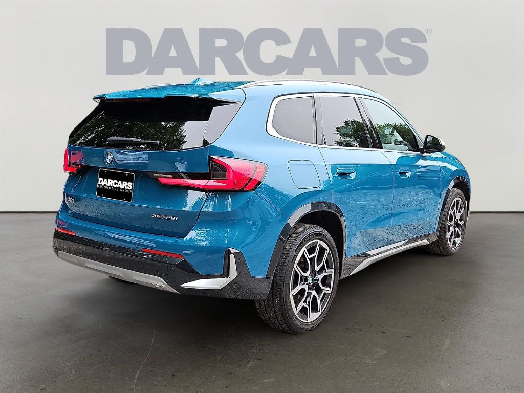 Used 2023 BMW X1 xDrive28i w/ Convenience Package AWD/4WD image 6