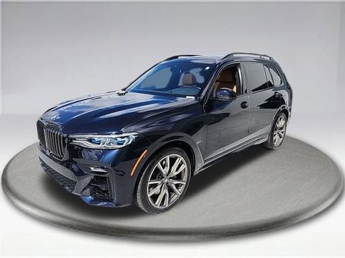 Used 2022 BMW X7 M50i w/ Luxury Seating Package image 18