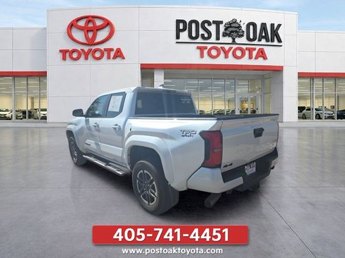 Used 2024 Toyota Tacoma TRD Sport AWD/4WD image 3
