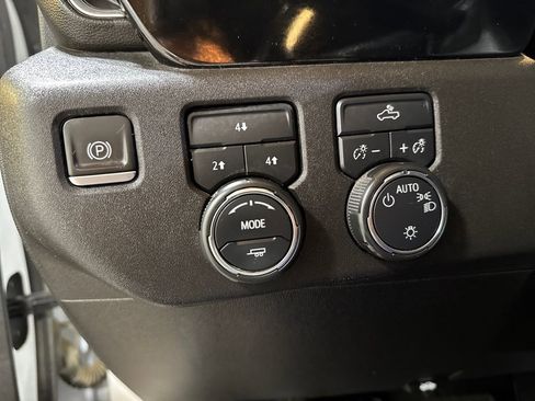 Certified 2024 Chevrolet Silverado 2500 LT image 25