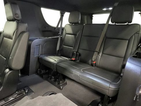 Used 2025 GMC Yukon XL Denali AWD/4WD image 23