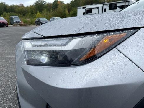 Used 2022 Toyota RAV4 XLE w/ Convenience Package AWD/4WD image 13