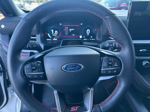 Used 2025 Ford Explorer ST AWD/4WD image 14