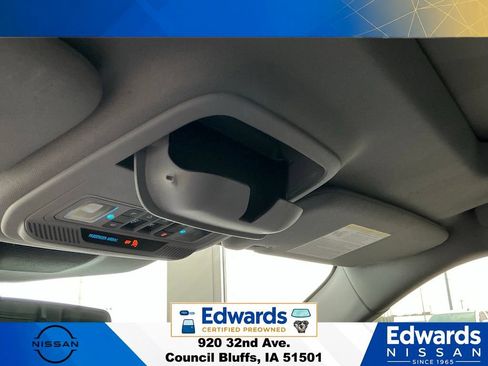 Used 2021 Ford Explorer XLT w/ Equipment Group 202A AWD/4WD image 35
