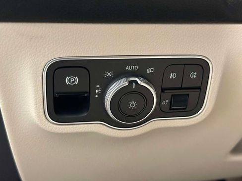 Certified 2022 Mercedes-Benz GLB 250 4MATIC image 21