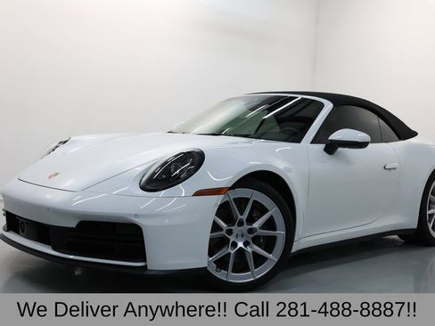 Used 2025 Porsche 911 Carrera RWD image 3