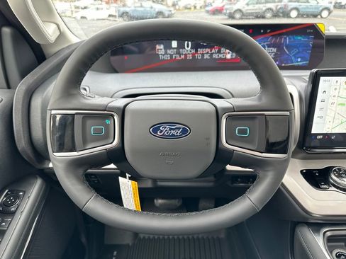 New 2026 Ford Expedition Active image 17