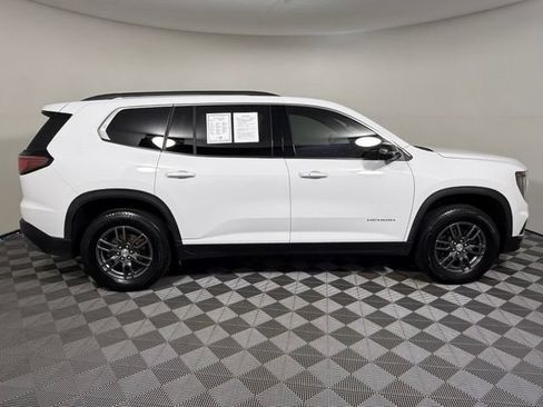 Used 2025 GMC Acadia Elevation FWD image 7