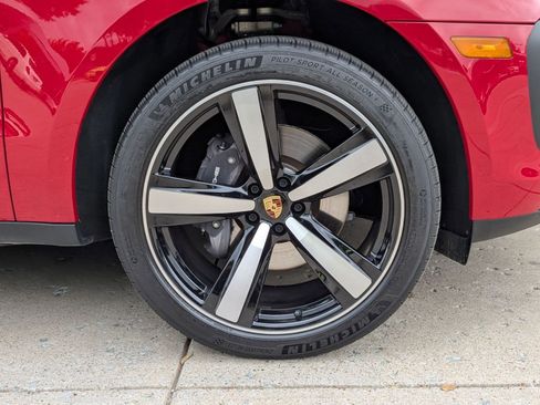 Certified 2026 Porsche Macan AWD/4WD image 28