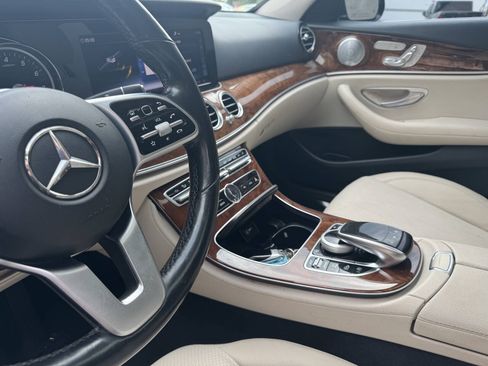 Used 2019 Mercedes-Benz E 300 4MATIC image 22