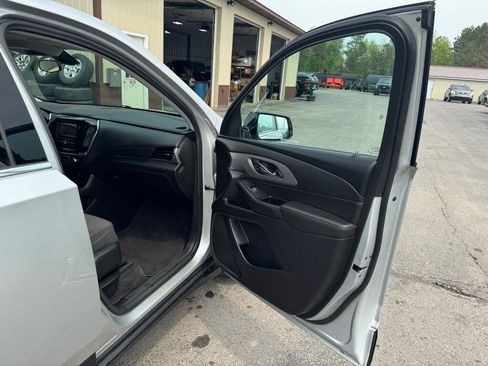 Used 2020 Chevrolet Traverse LS AWD/4WD image 36