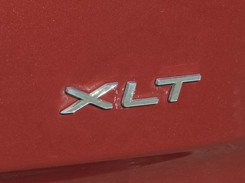 Used 2020 Ford Transit Connect XLT image 8