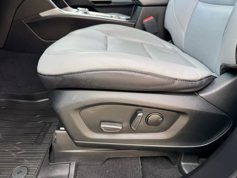 Used 2021 Ford Explorer XLT w/ Equipment Group 202A image 27