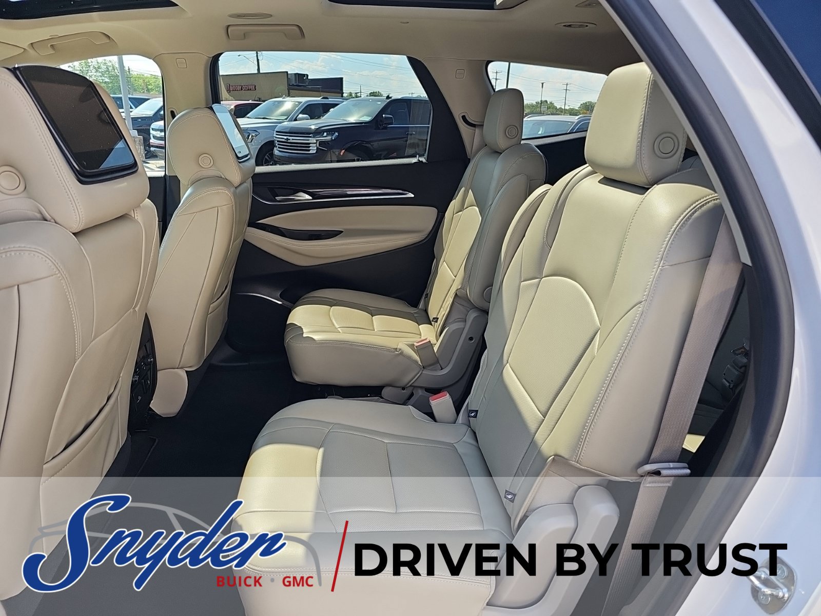 Used 2018 Buick Enclave Premium FWD image 24
