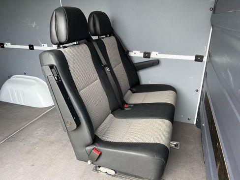 Used 2015 Mercedes-Benz Sprinter 2500 image 17