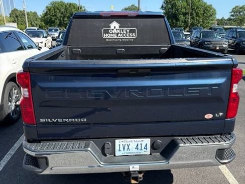 Used 2022 Chevrolet Silverado 1500 LT AWD/4WD image 9