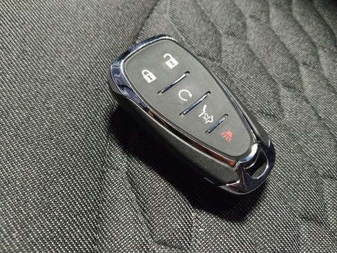 Used 2021 Chevrolet Equinox LT image 32