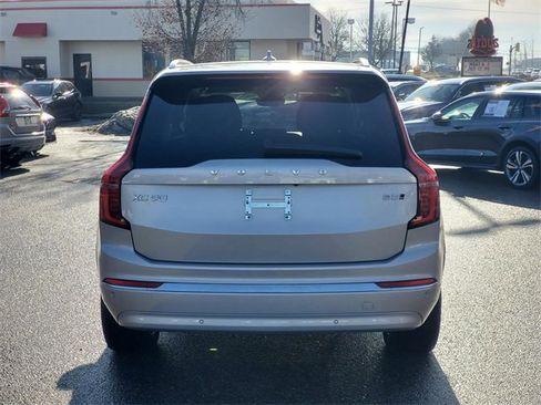 Used 2025 Volvo XC90 B5 Plus image 5