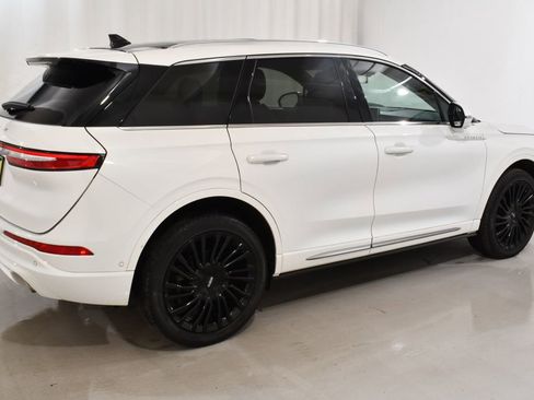 Used 2022 Lincoln Corsair Reserve w/ Equipment Group 201A image 11