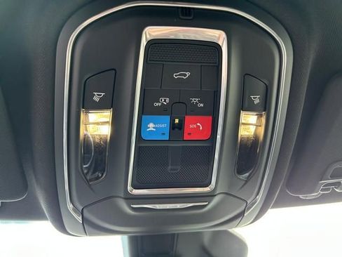 New 2026 Jeep Grand Cherokee Altitude image 25