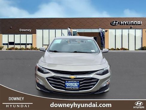 Used 2023 Chevrolet Malibu LT FWD image 2