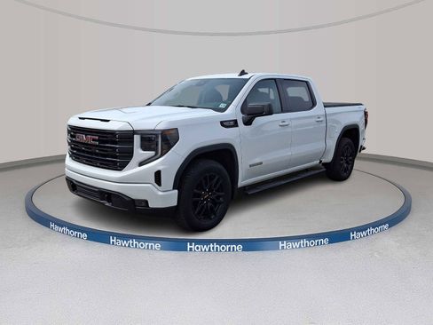 Used 2023 GMC Sierra 1500 Elevation w/ Preferred Package image 3