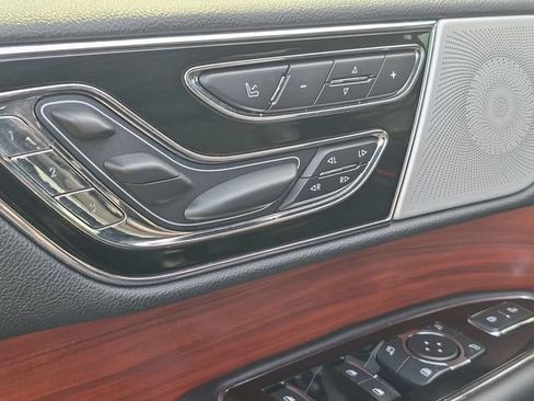 Used 2020 Lincoln Navigator Reserve w/ Equipment Group 208A Reserve AWD/4WD image 13