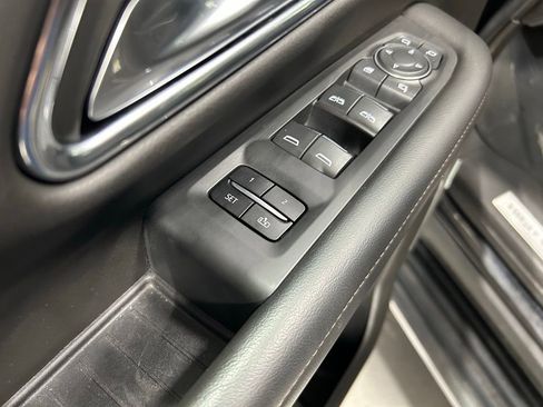 Used 2021 Chevrolet Suburban High Country AWD/4WD image 15