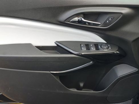Certified 2024 Chevrolet Trax LT w/ Sunroof Package FWD image 14