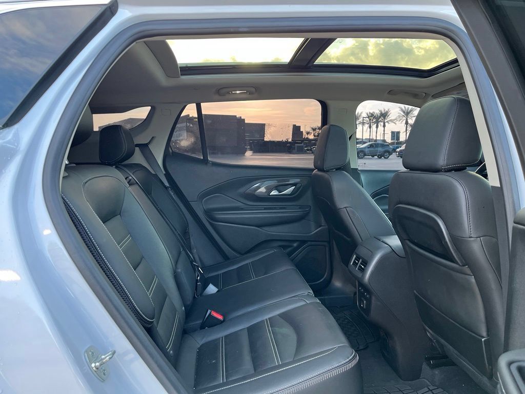 Used 2024 GMC Terrain Denali w/ Denali Premium Package AWD/4WD image 13