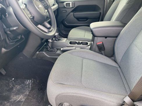 New 2026 Jeep Gladiator Sport AWD/4WD image 11