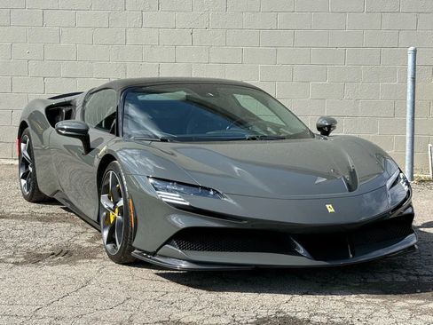 Used 2023 Ferrari SF90 Spider image 42