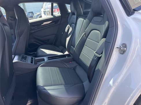 Used 2026 Porsche Panamera image 19