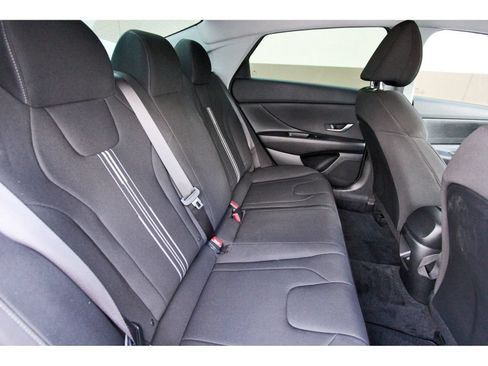 Used 2025 Hyundai Elantra Hybrid FWD image 14