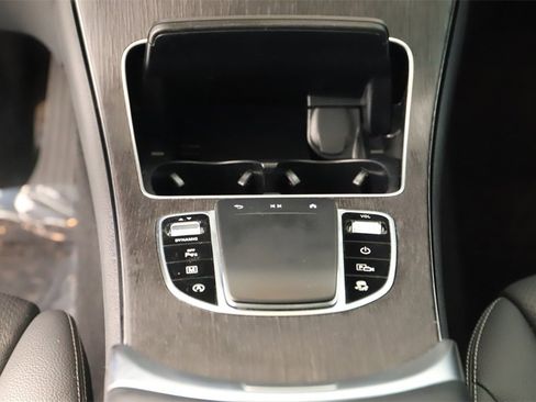 Used 2022 Mercedes-Benz GLC 300 image 21
