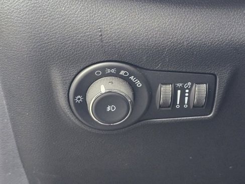 Used 2022 Jeep Compass Limited image 20