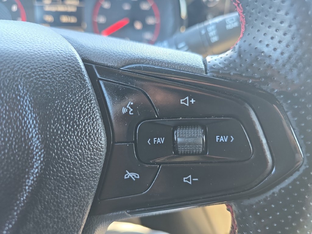 Used 2026 Chevrolet Trax RS FWD image 24