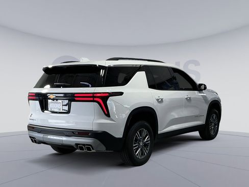 New 2026 Chevrolet Traverse LT w/ Enhanced Driving Package image 16