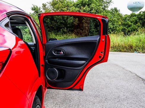 Used 2020 Honda HR-V Touring image 25