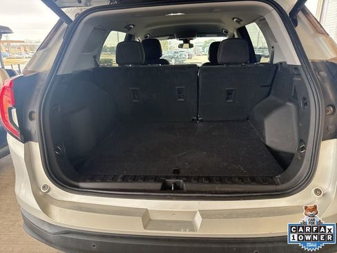 Used 2022 GMC Terrain SLE w/ Driver Convenience Package image 10