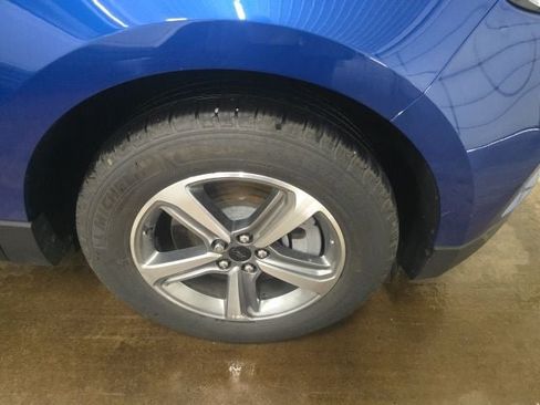 Used 2024 Ford Edge SEL w/ Convenience Package AWD/4WD image 2
