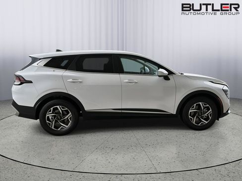 Used 2025 Kia Sportage LX FWD image 7